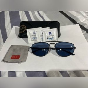 Men’s Ray-Ban Sunglasses with cleaning wipes and rag
